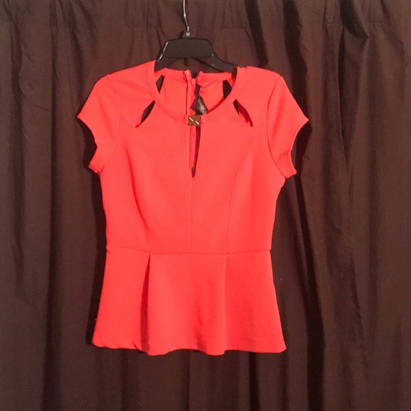 Kardashian Kollection - Picture 1 of 2